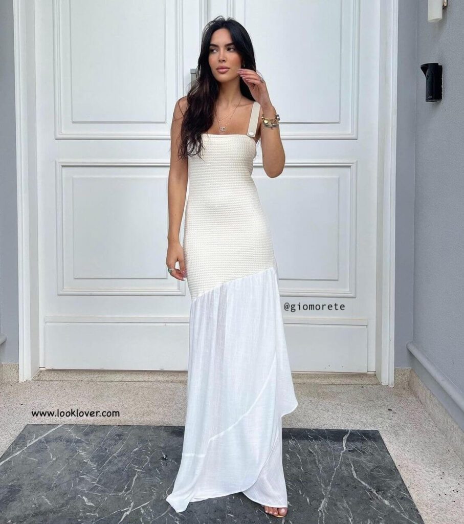 look composto por vestido todo branco e acessorios. Outfit de passeio na praia ou data especial como reveillon.